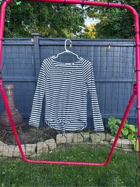 Reitmans Navy and White Striped Knit Top